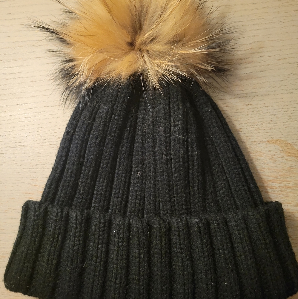Fur toque winter hat black